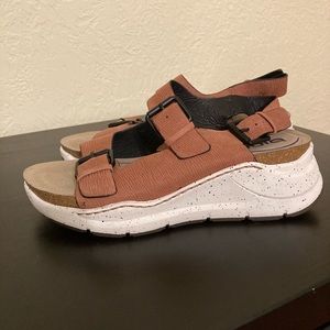 Biónica sandals in a blush color